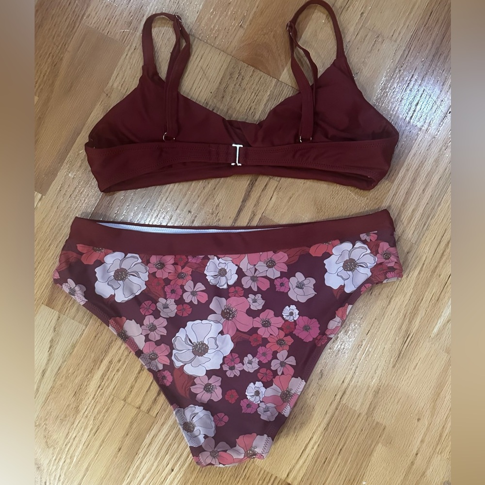 Cupshe Dark red burgundy floral swimsuit bikini two piece size large 10 12 - Picture 4 of 5